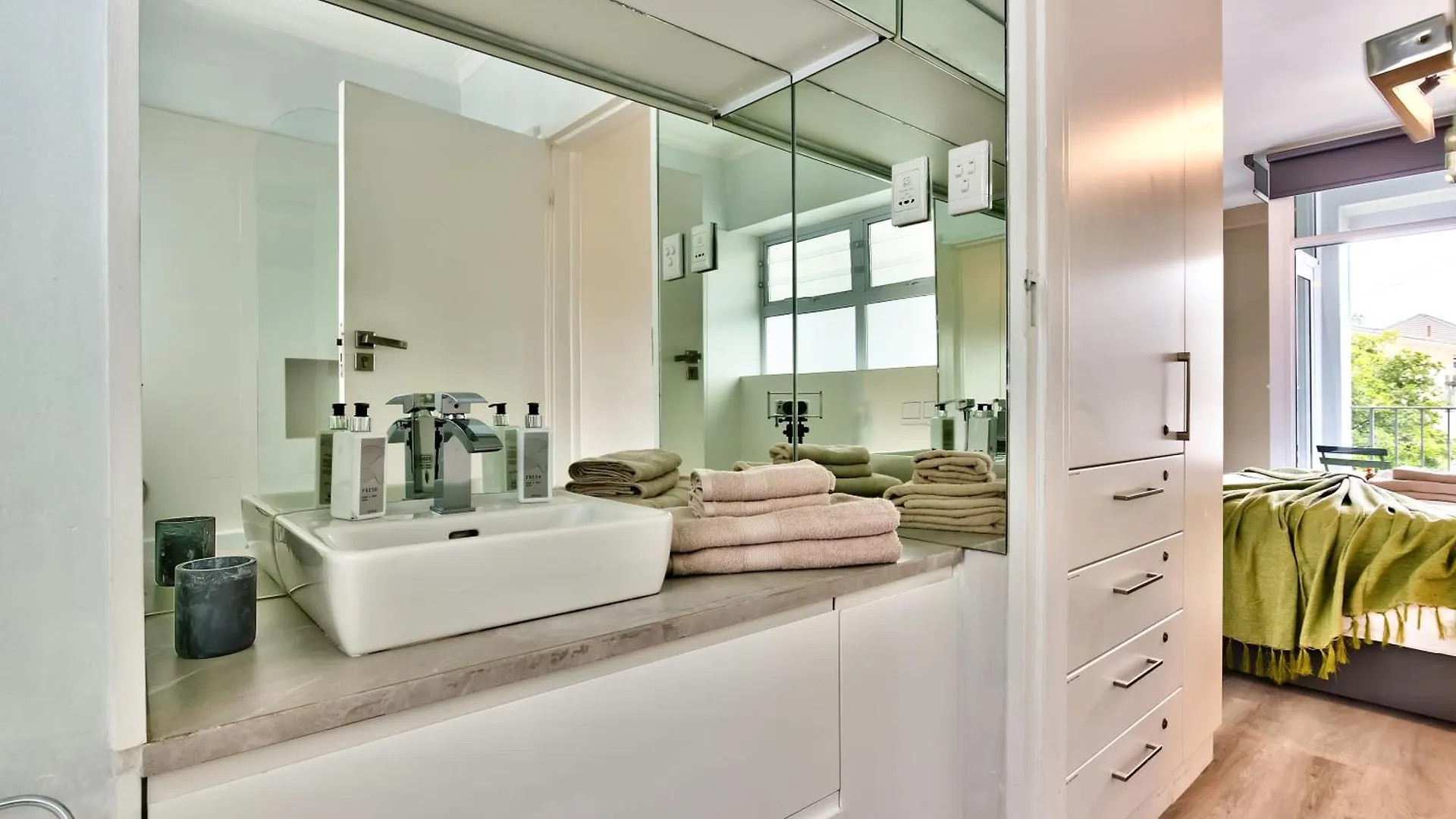 Charming Studio In Green Point Cape Town